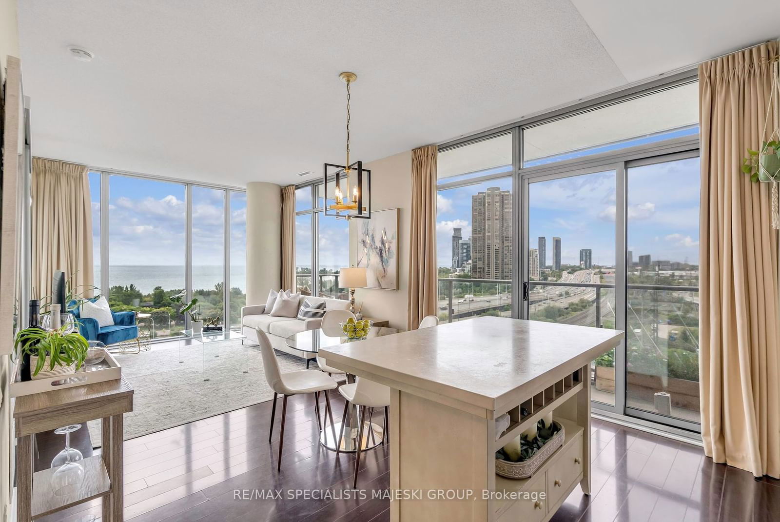 105 The Queensway, unit 1103 for sale - image #2