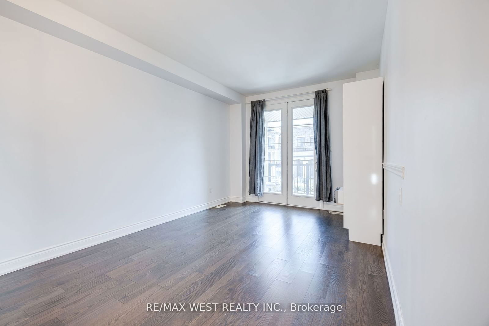 2 Augustus Terr, unit Upper for rent - image #7