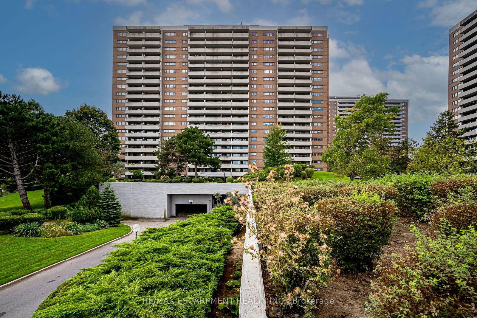 250 Scarlett Rd, unit 2012 for sale - image #3