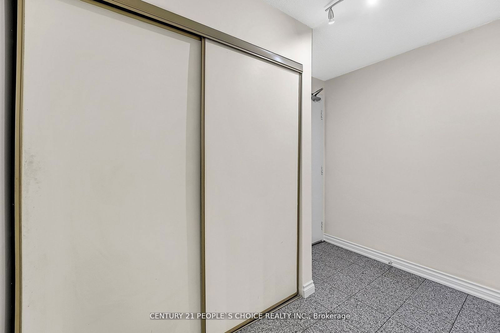 145 Hillcrest Ave, unit 1012 for sale - image #7