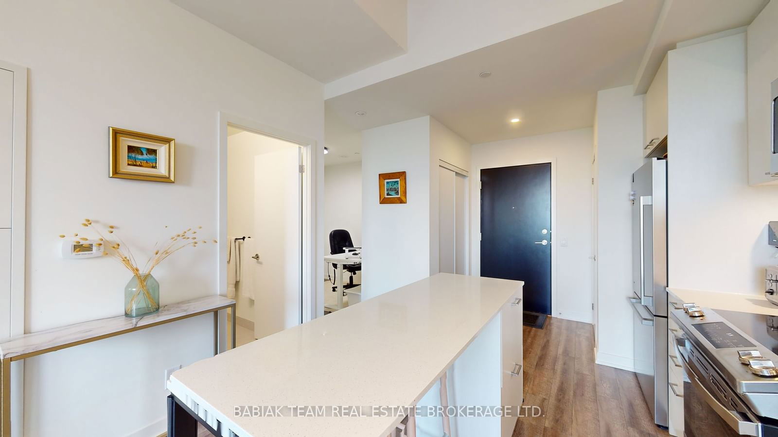 1808 St Clair Ave W, unit 703 for rent - image #5