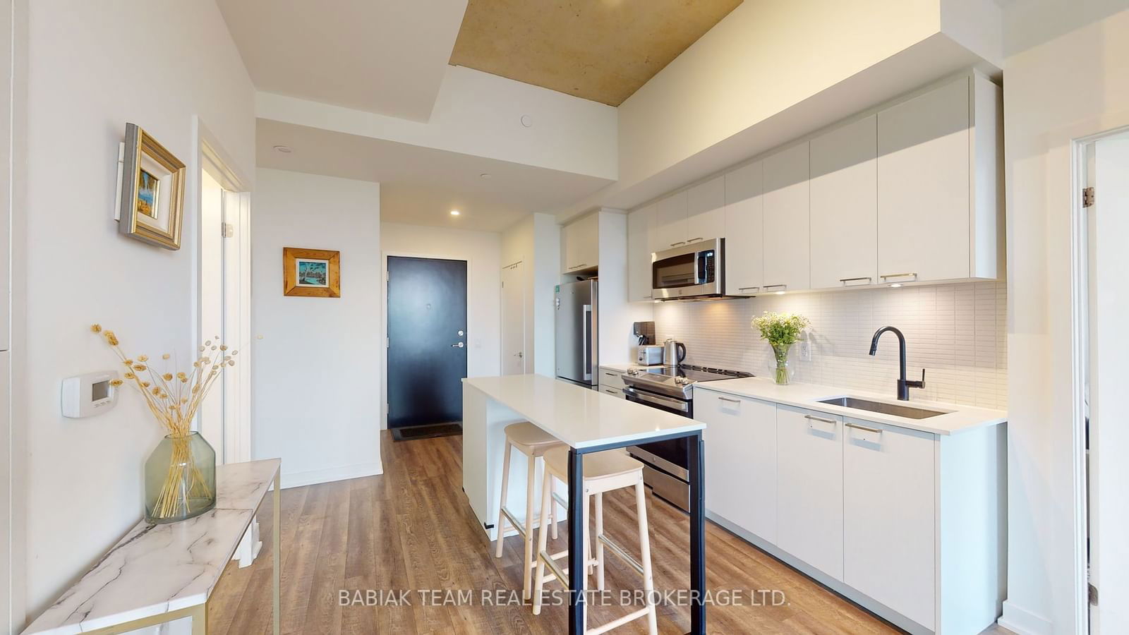 1808 St Clair Ave W, unit 703 for rent