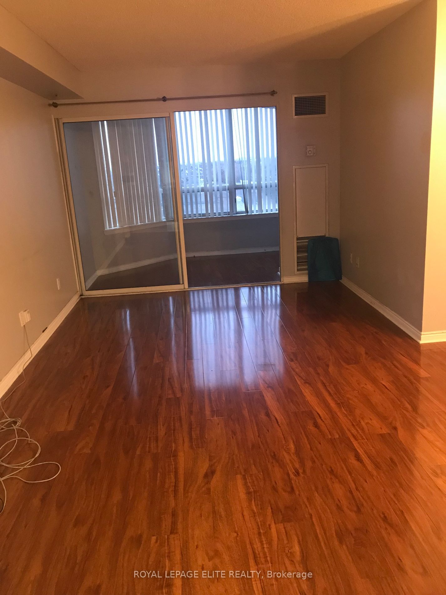 135 HILLCREST Ave, unit 910 for rent