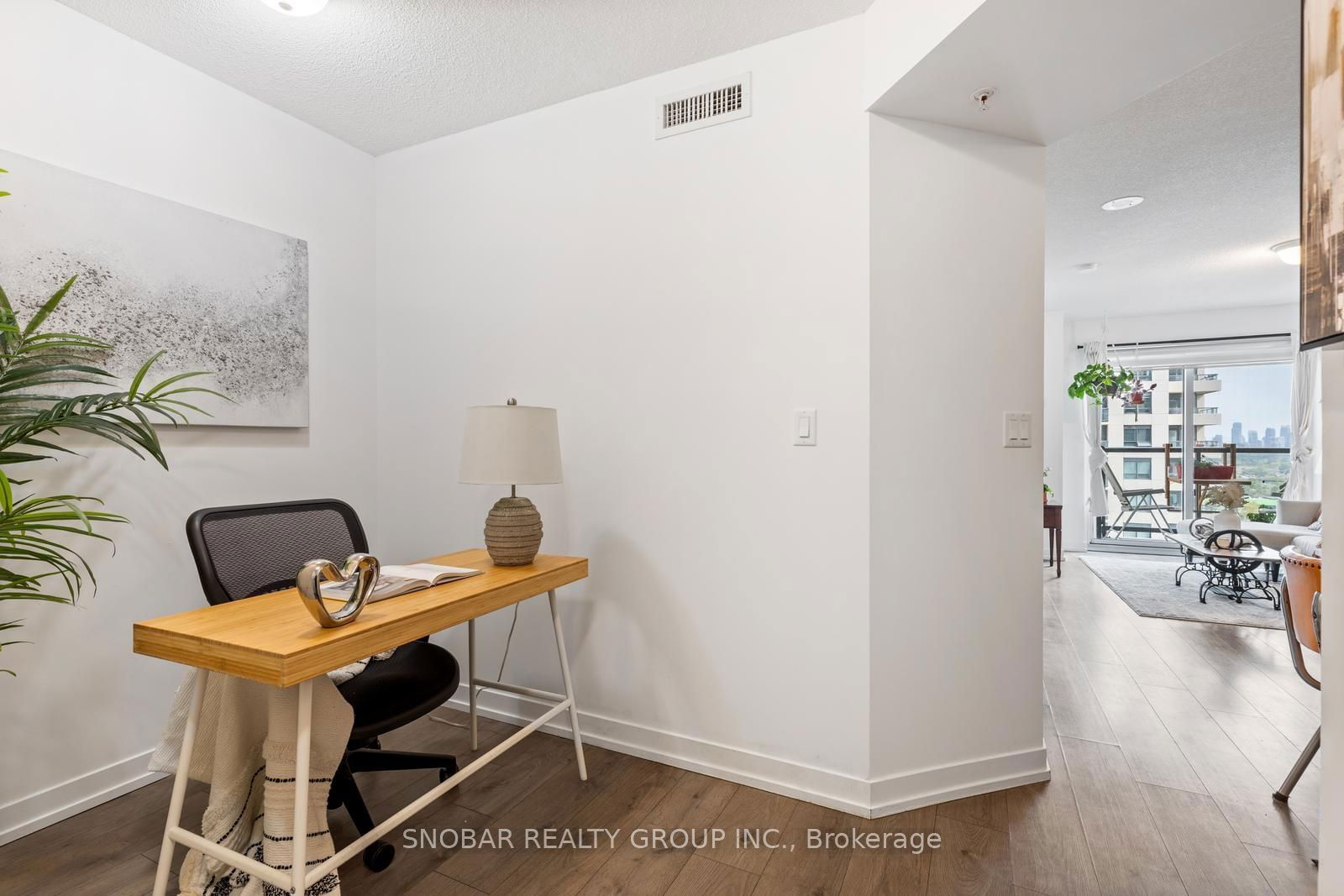 1420 Dupont St, unit 1611 for sale - image #4