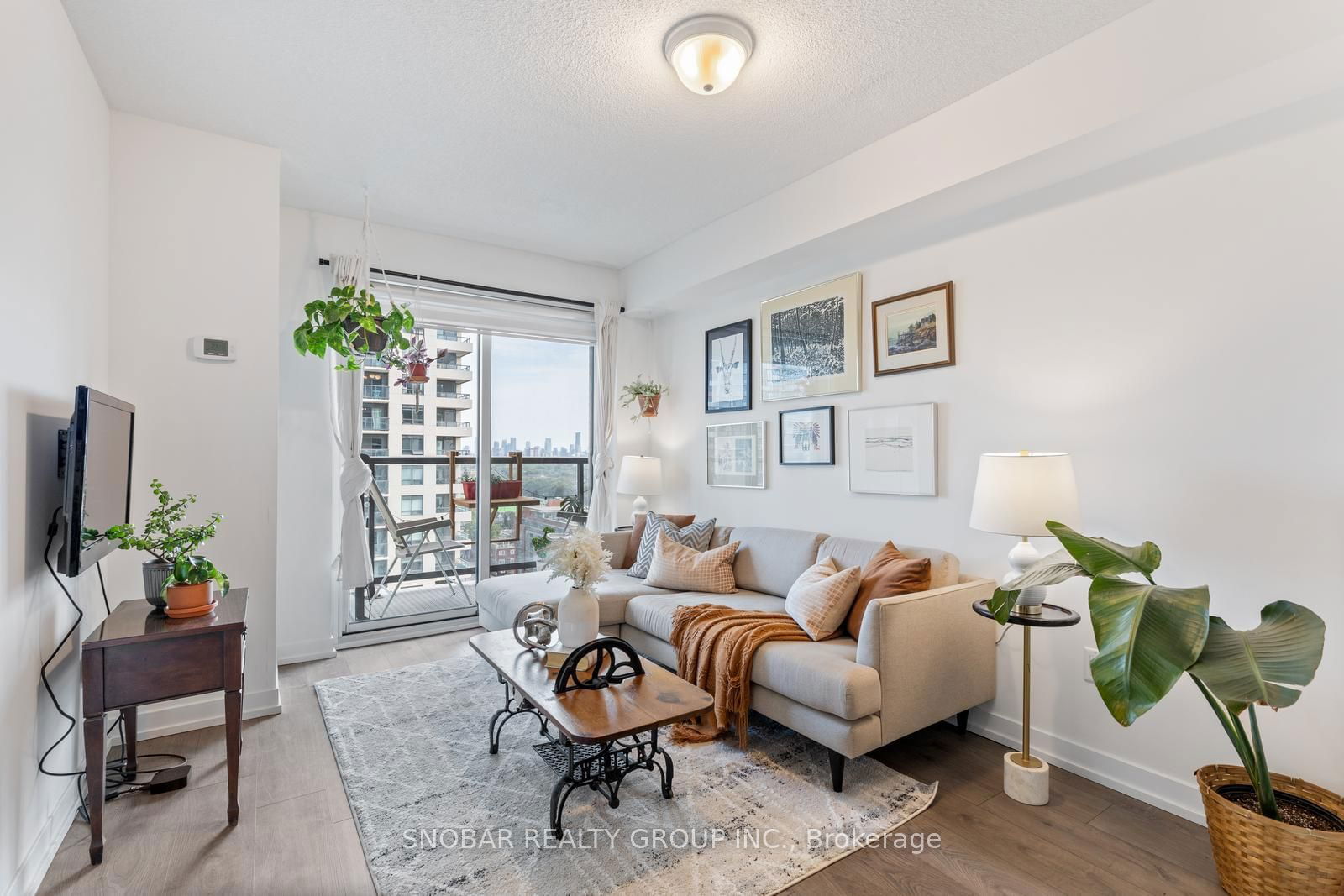 1420 Dupont St, unit 1611 for sale - image #6