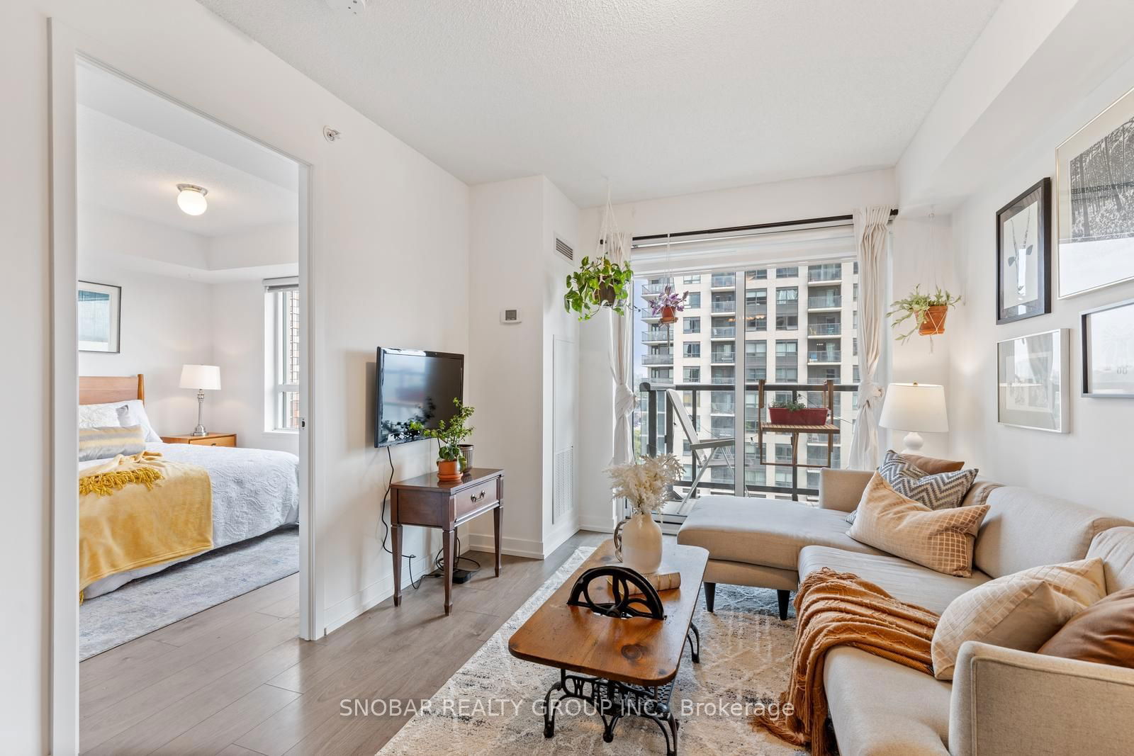 1420 Dupont St, unit 1611 for sale