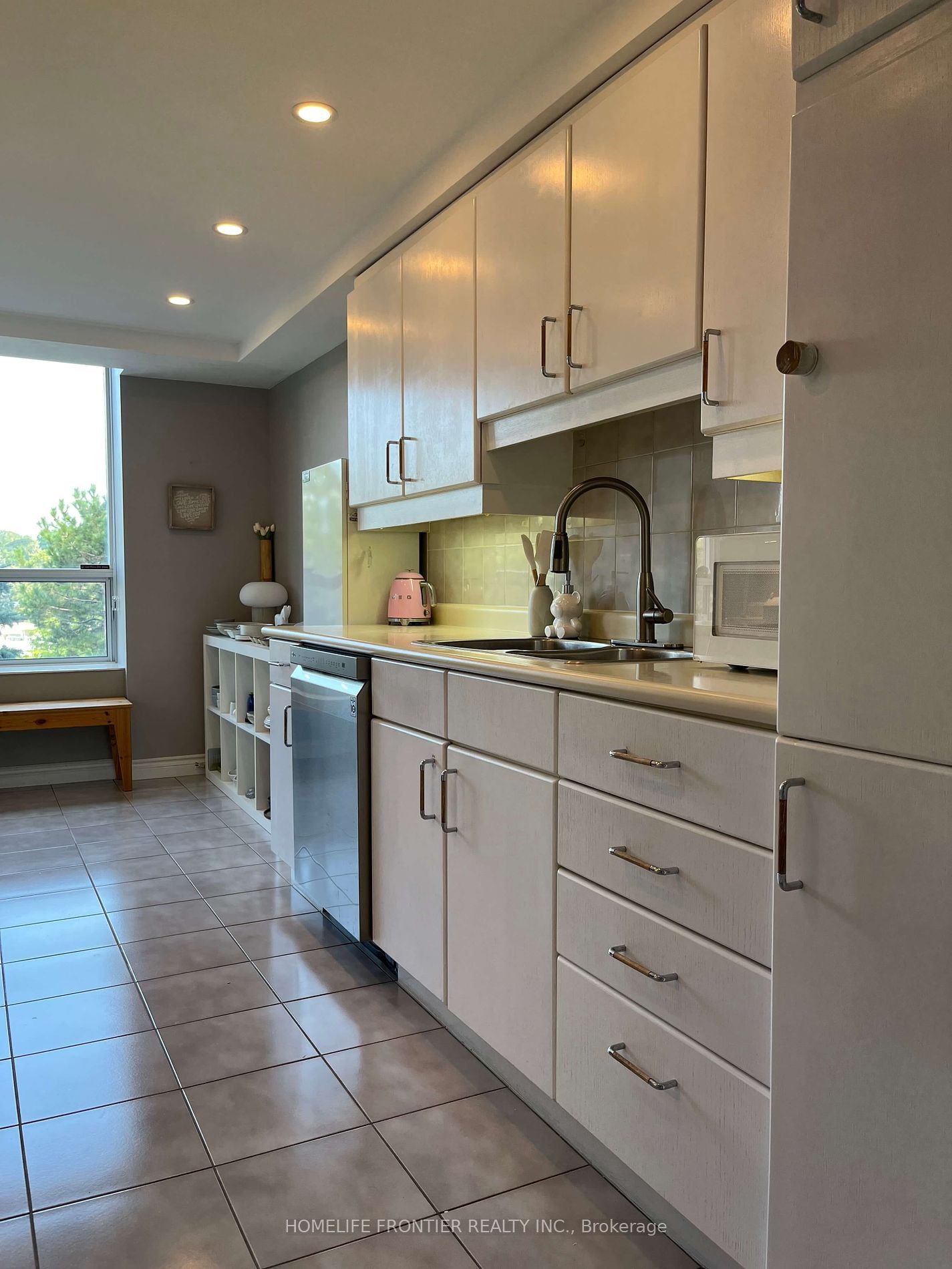 1 Ripley Ave, unit 411 for sale