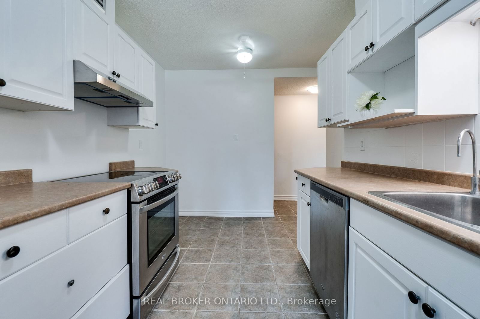 700 Dynes Rd, unit 109 for sale - image #21