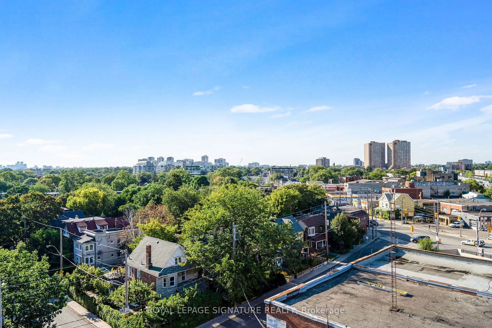 383 Sorauren Ave, unit 805 for sale