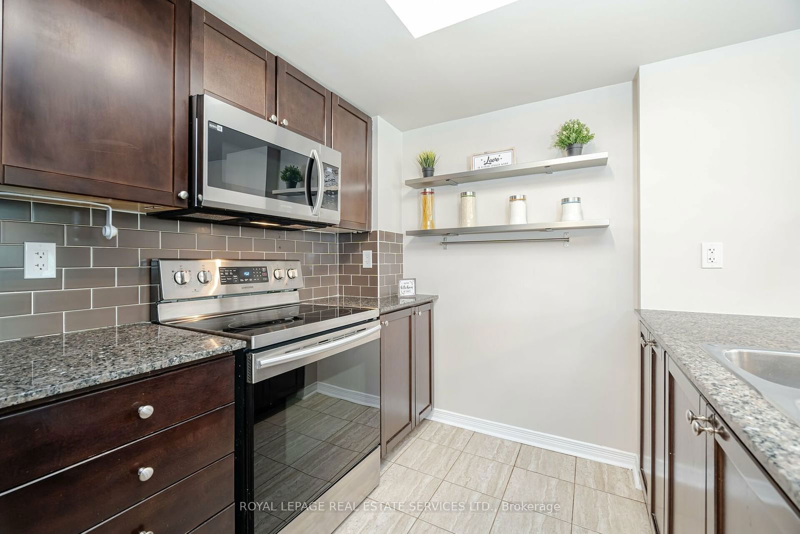 20 Foundry Ave, unit 214 for sale - image #7