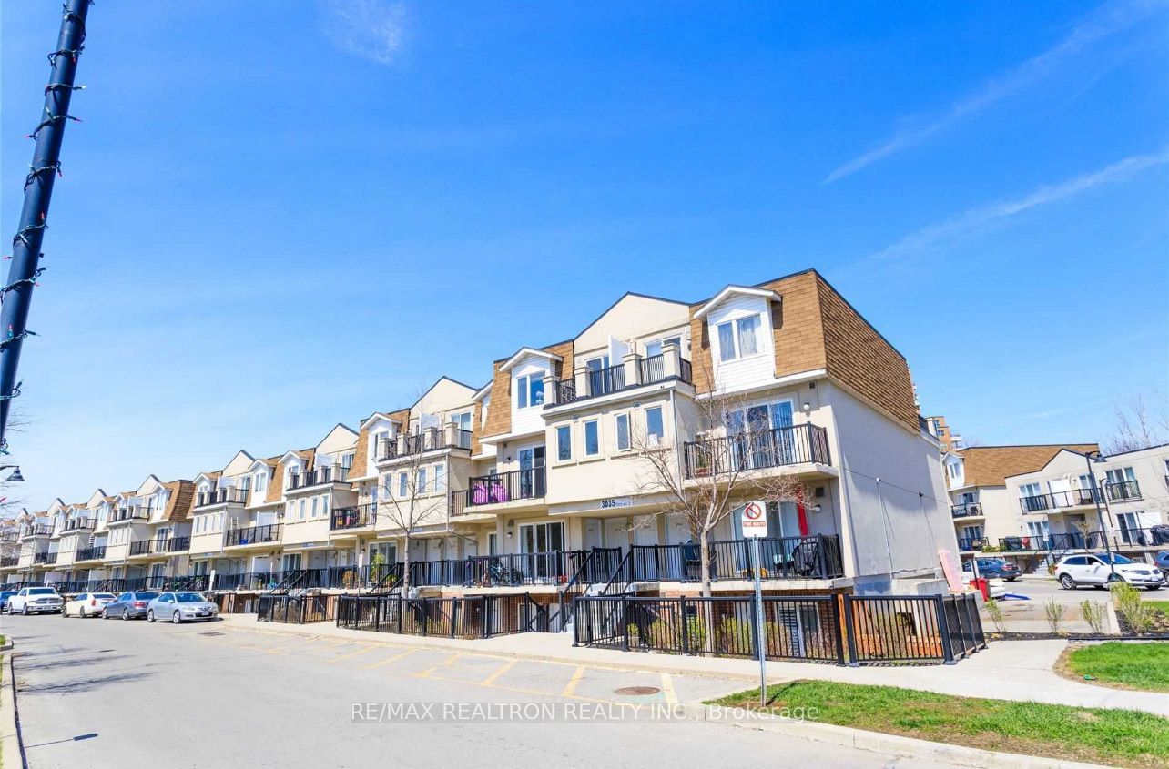 3035 Finch Ave W, unit 2022 for rent - image #2