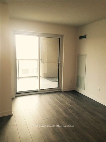 1410 Dupont St, unit 504 for rent - image #7