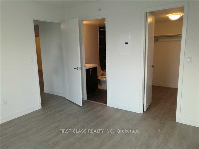 1410 Dupont St, unit 504 for rent - image #8