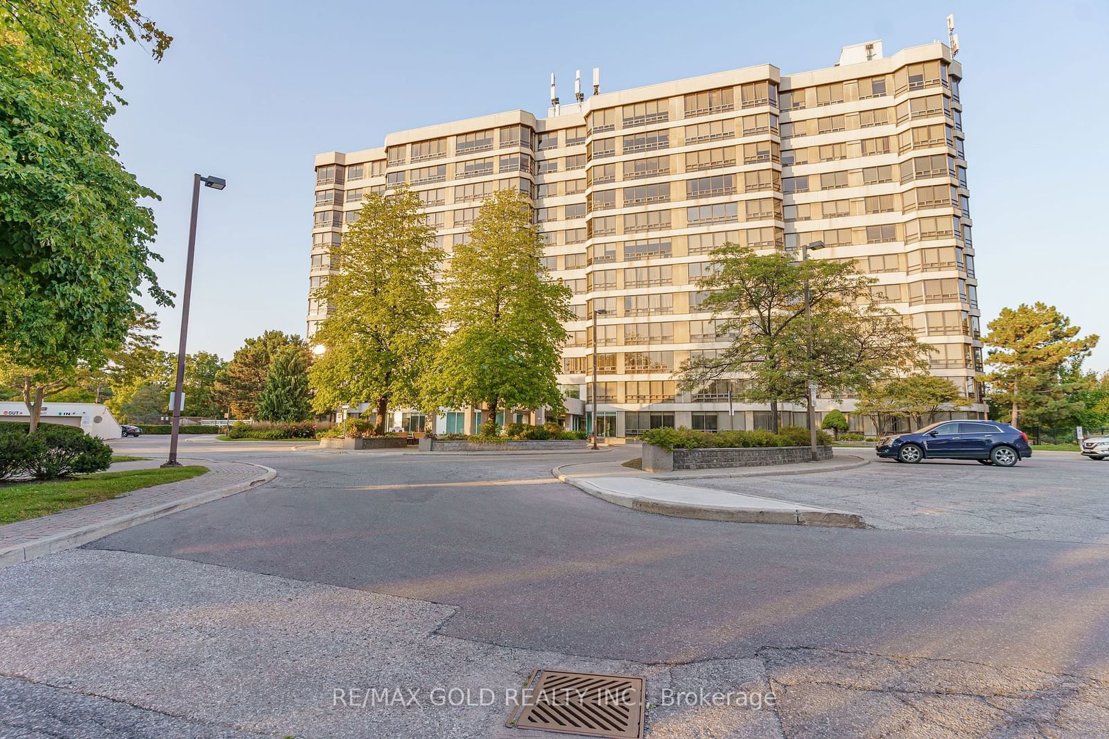 310 Mill St, unit 608 for sale - image #1