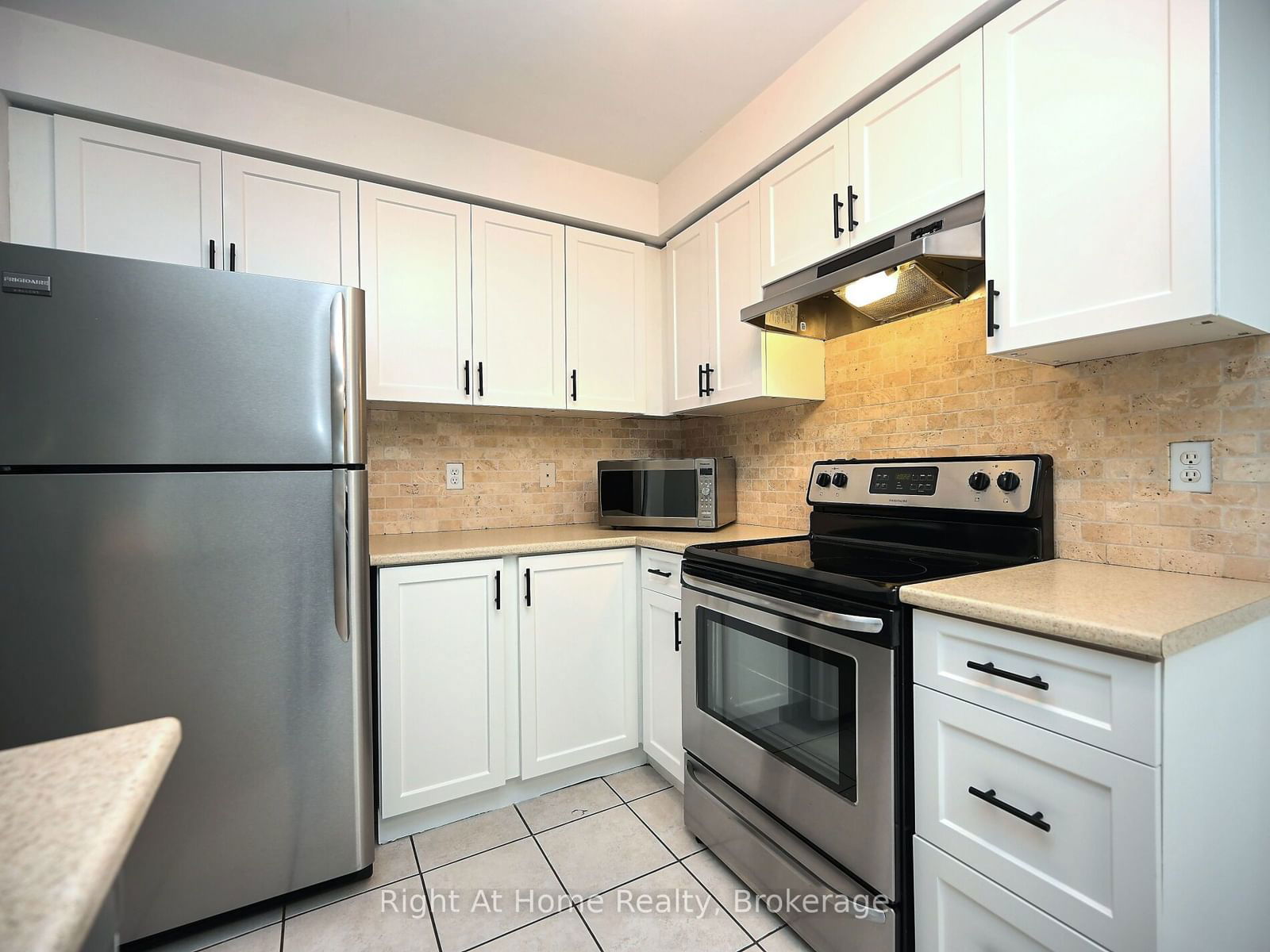 2301 Parkhaven Blvd, unit 204 for sale - image #15