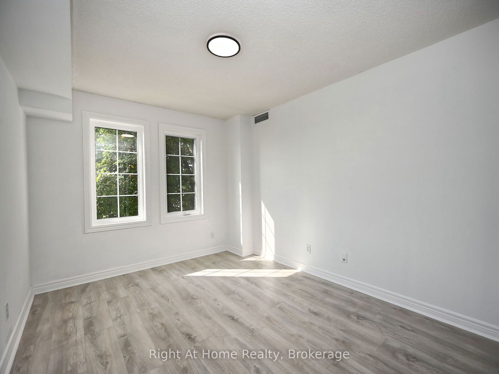 2301 Parkhaven Blvd, unit 204 for sale - image #24