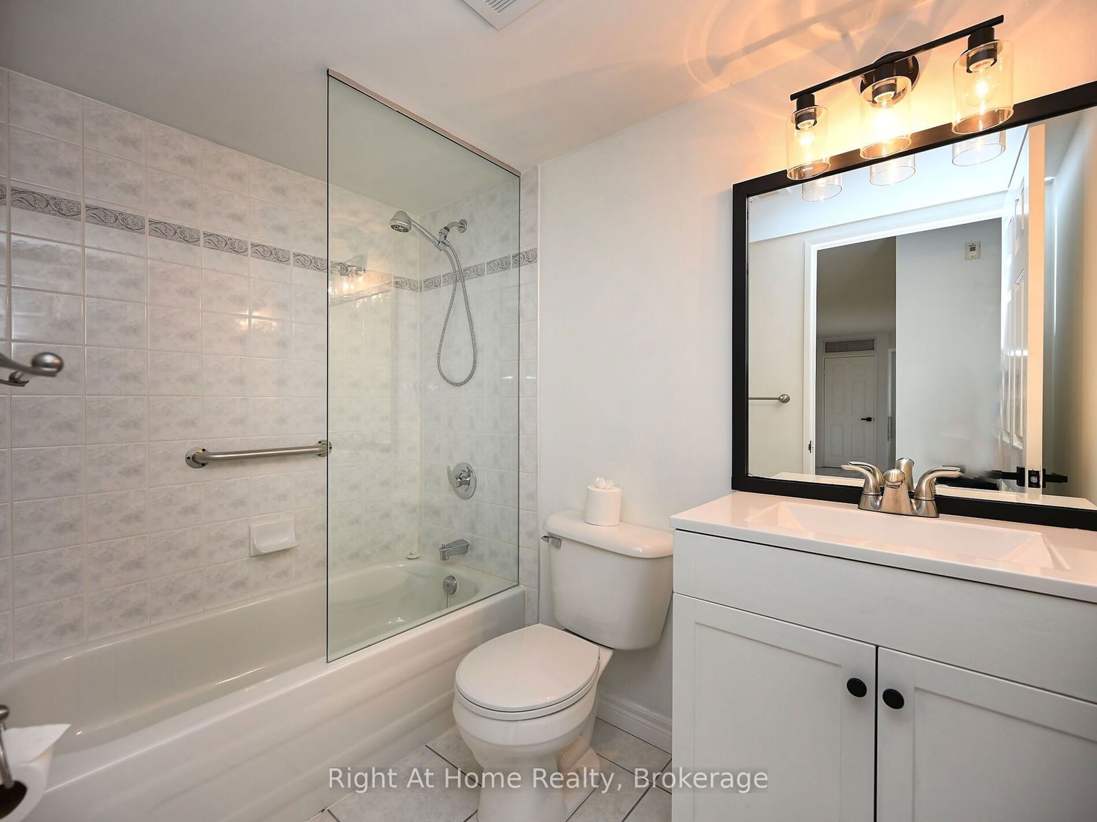 2301 Parkhaven Blvd, unit 204 for sale - image #26