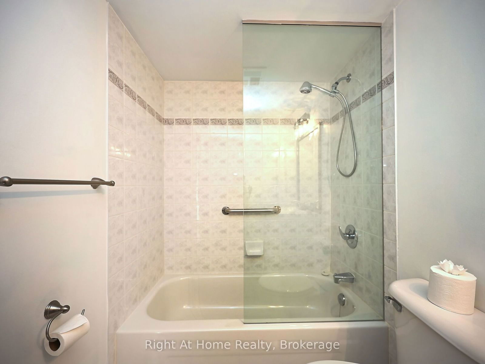 2301 Parkhaven Blvd, unit 204 for sale - image #27