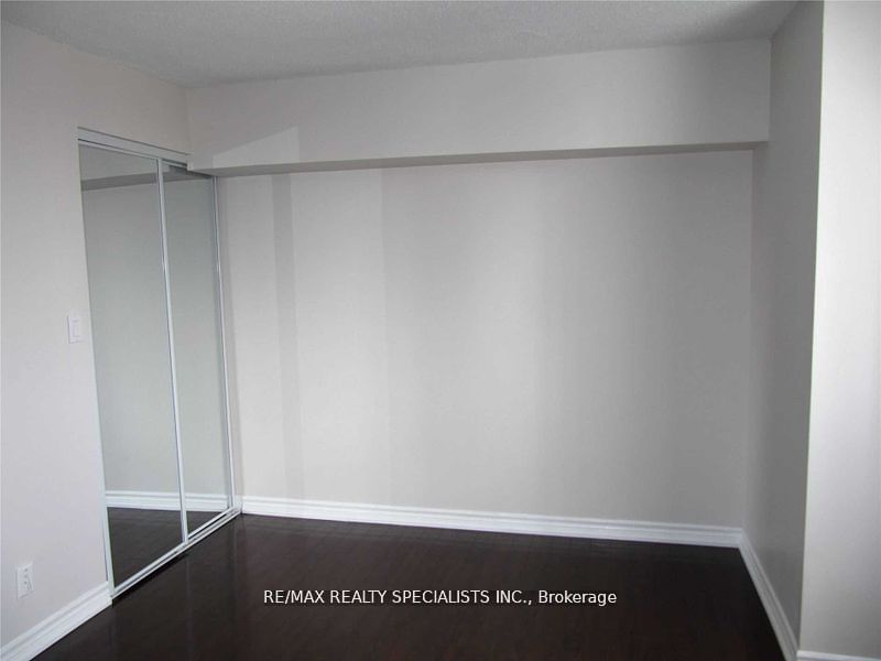 145 Hillcrest Ave, unit 311 for rent - image #6