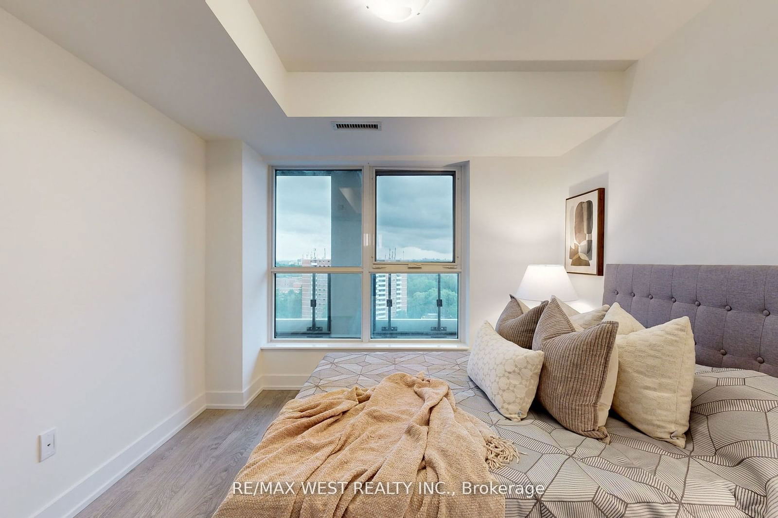 5 Mabelle Ave, unit 1227 for sale - image #24