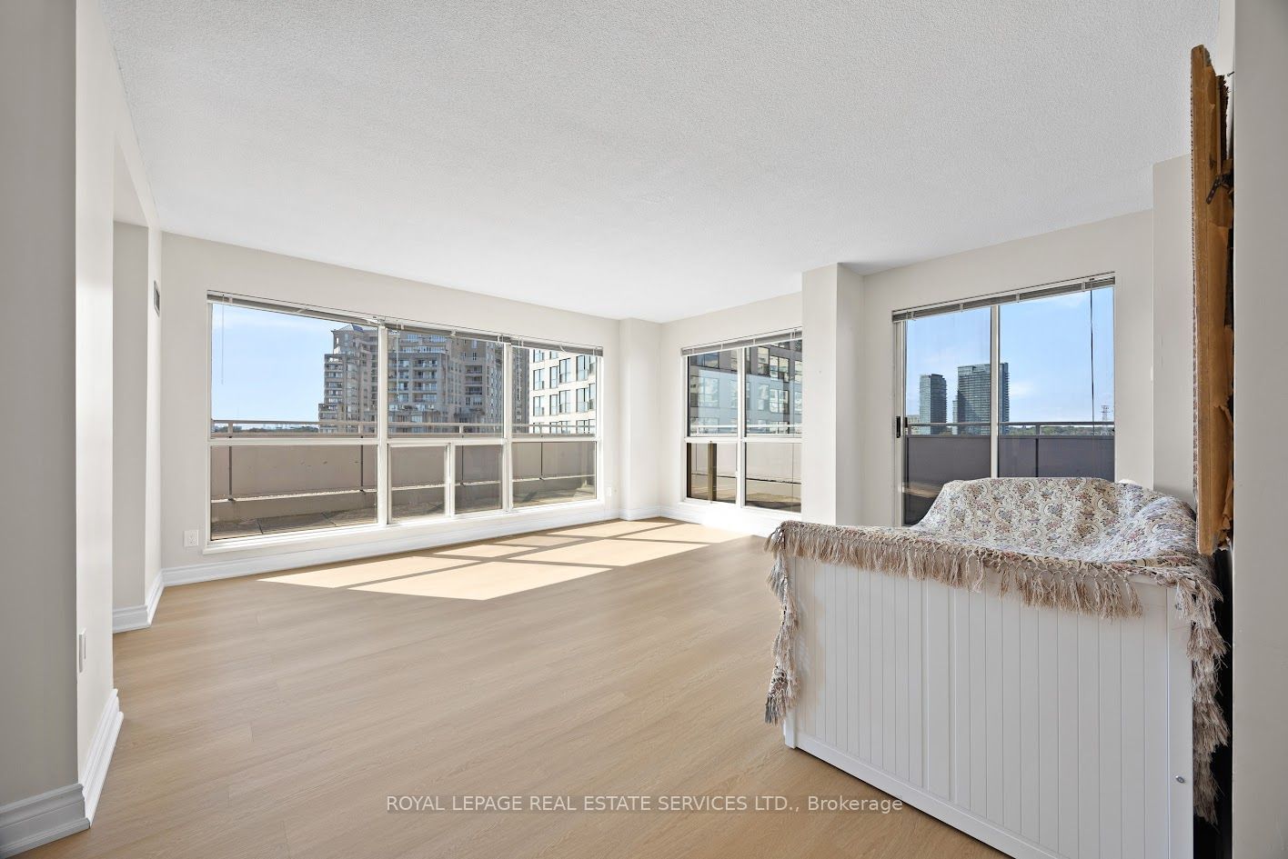 2267 Lake Shore Blvd W, unit 1008 for sale