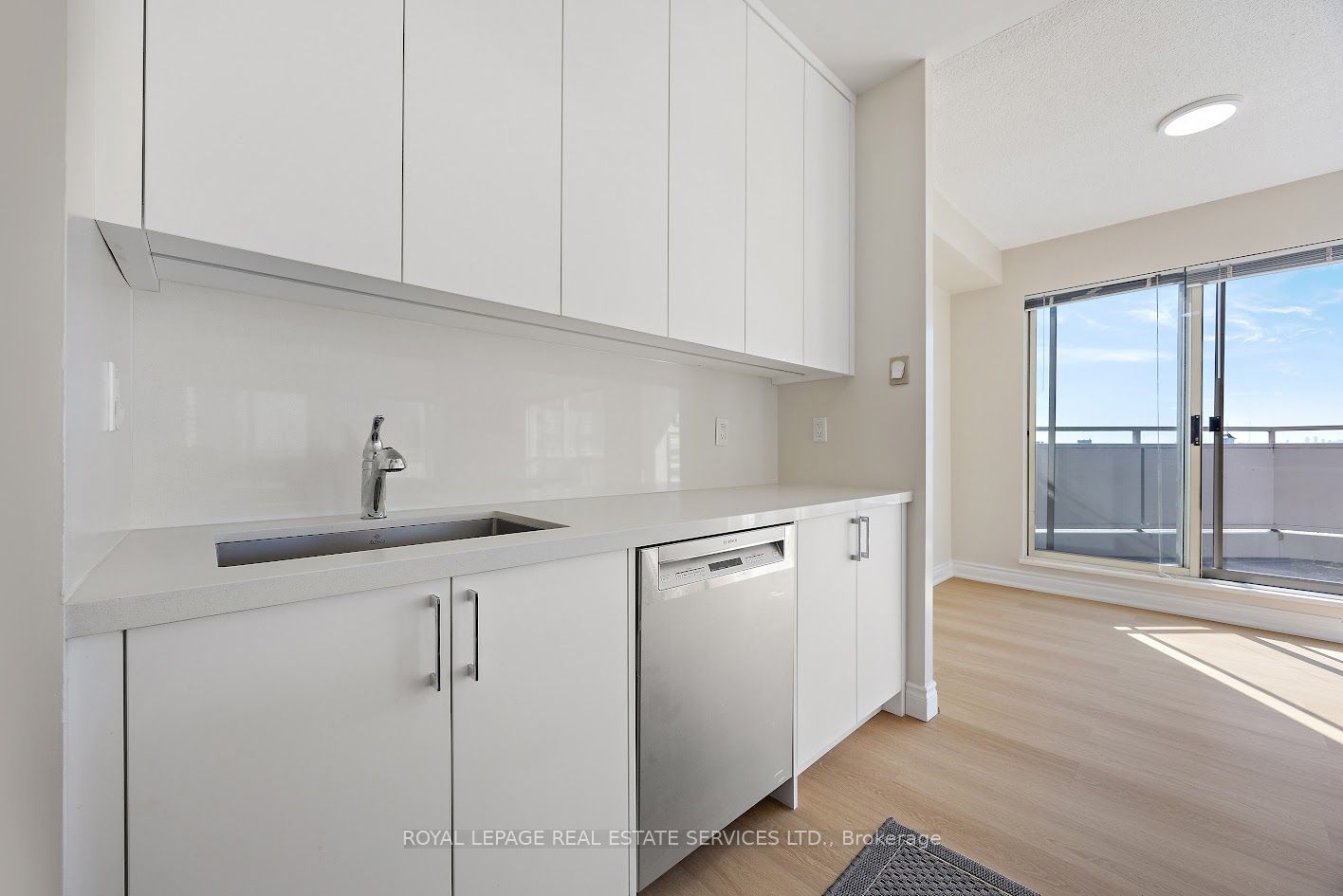 2267 Lake Shore Blvd W, unit 1008 for sale