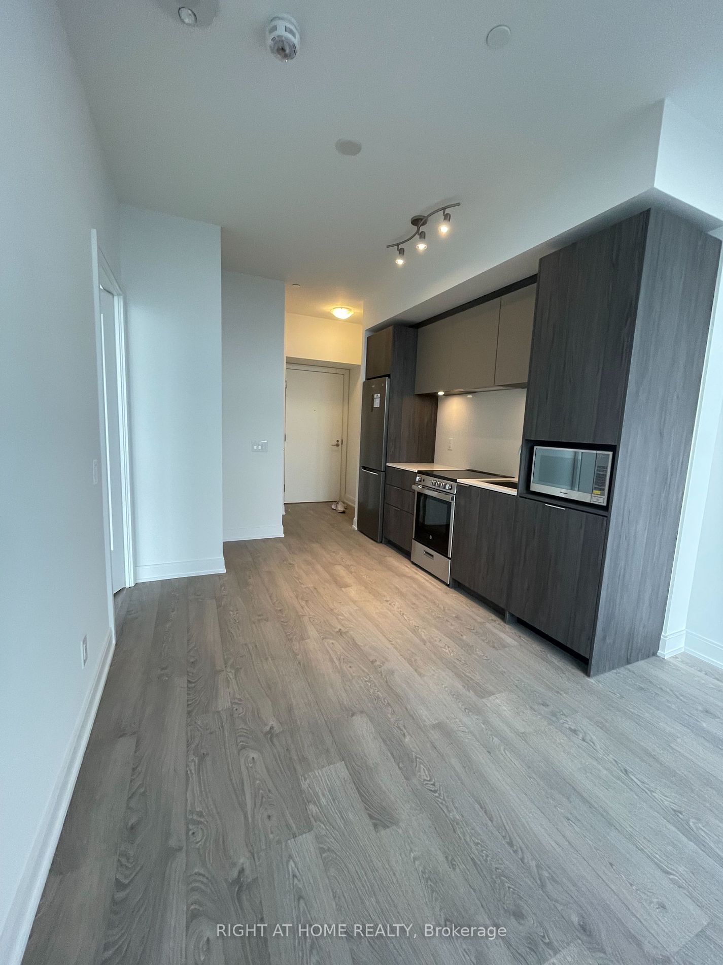 70 ANNIE CRAIG Dr, unit 3009 for rent - image #5