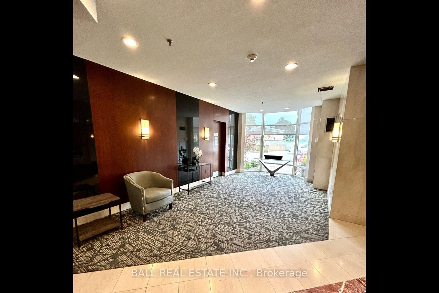 2511 Lakeshore Rd W, unit 326 for sale - image #3