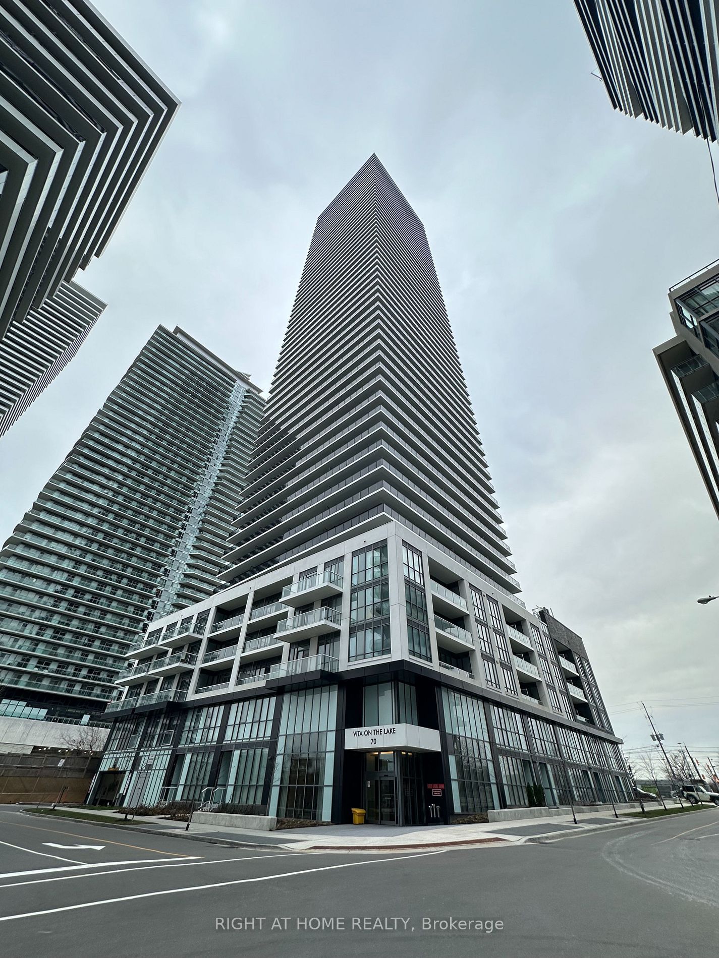 70 ANNIE CRAIG Dr, unit 3001 for rent - image #1