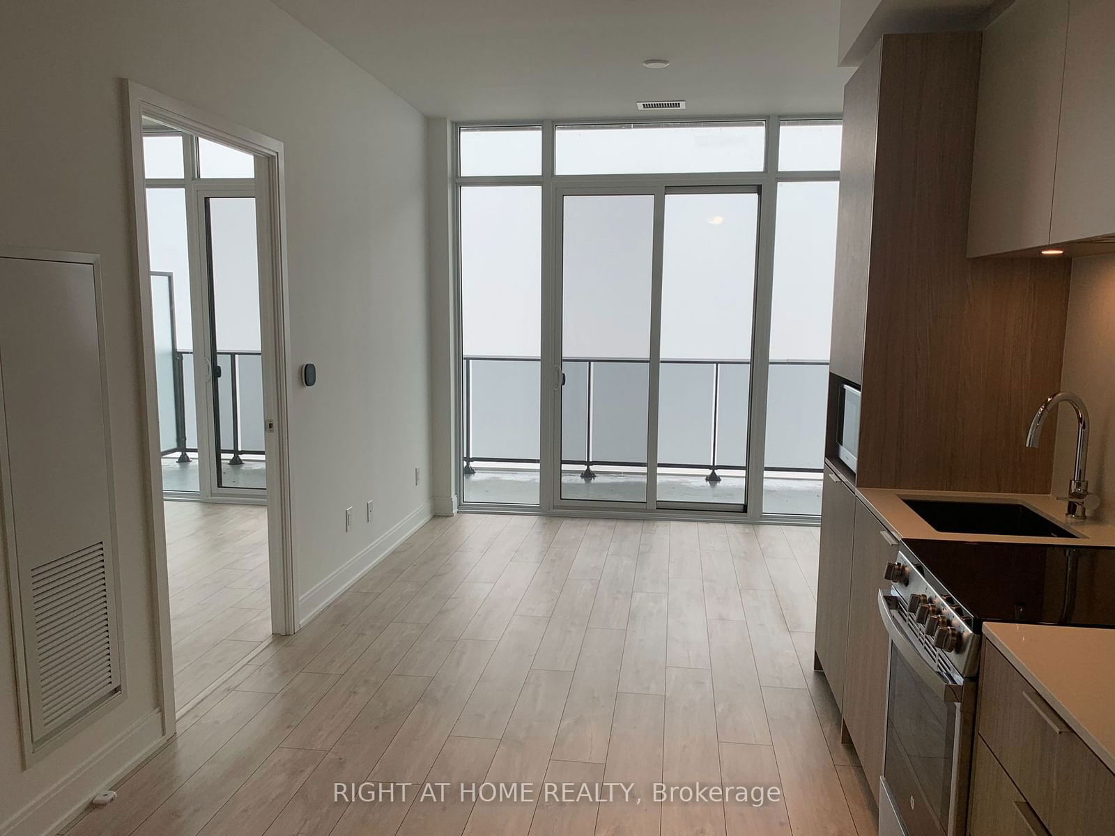 70 ANNIE CRAIG Dr, unit 3001 for rent - image #3