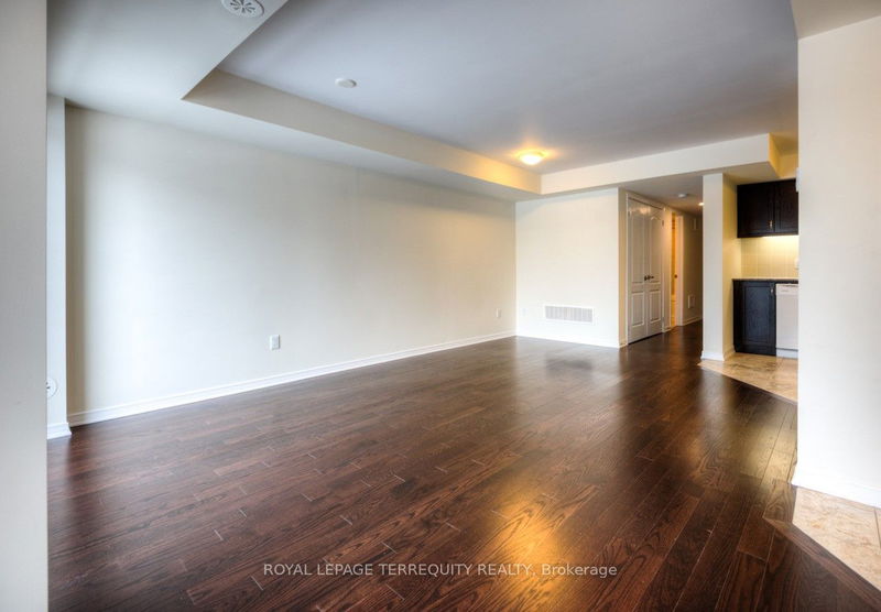 2441 Greenwich Dr, unit 37 for rent - image #1