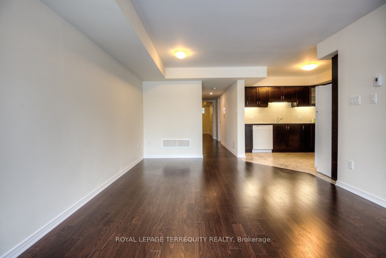 2441 Greenwich Dr, unit 37 for rent - image #2