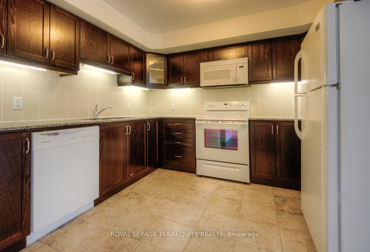 2441 Greenwich Dr, unit 37 for rent