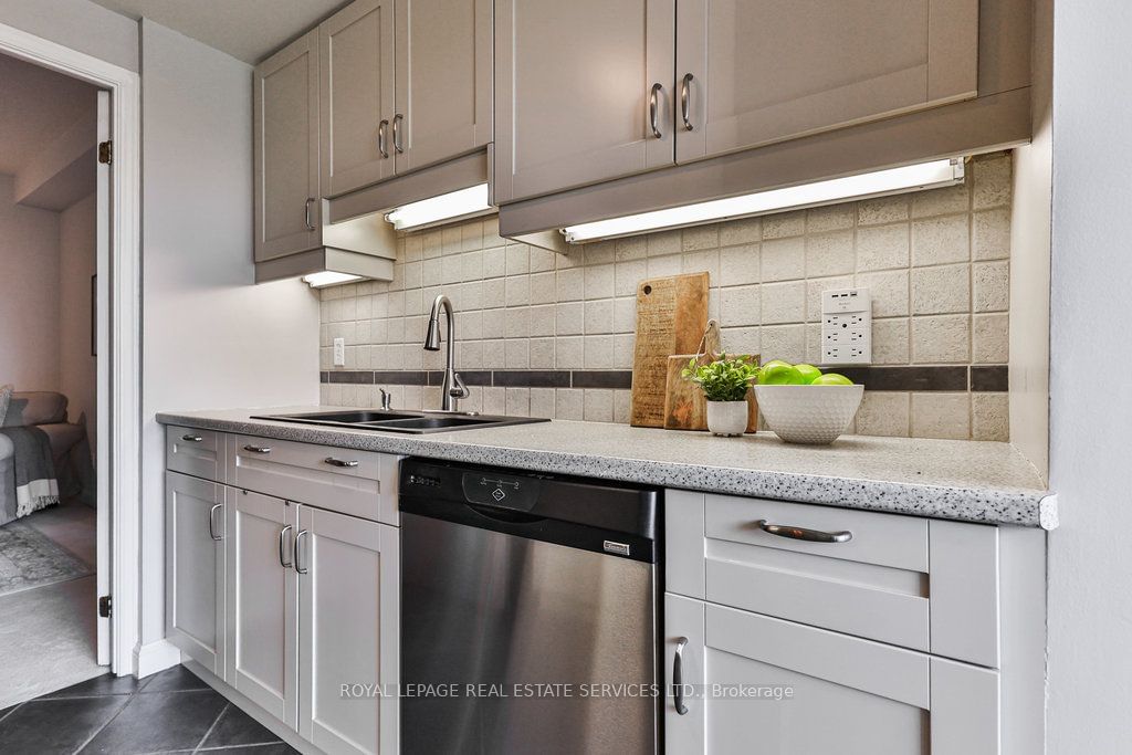 430 Pearl St, unit 514 for sale - image #17