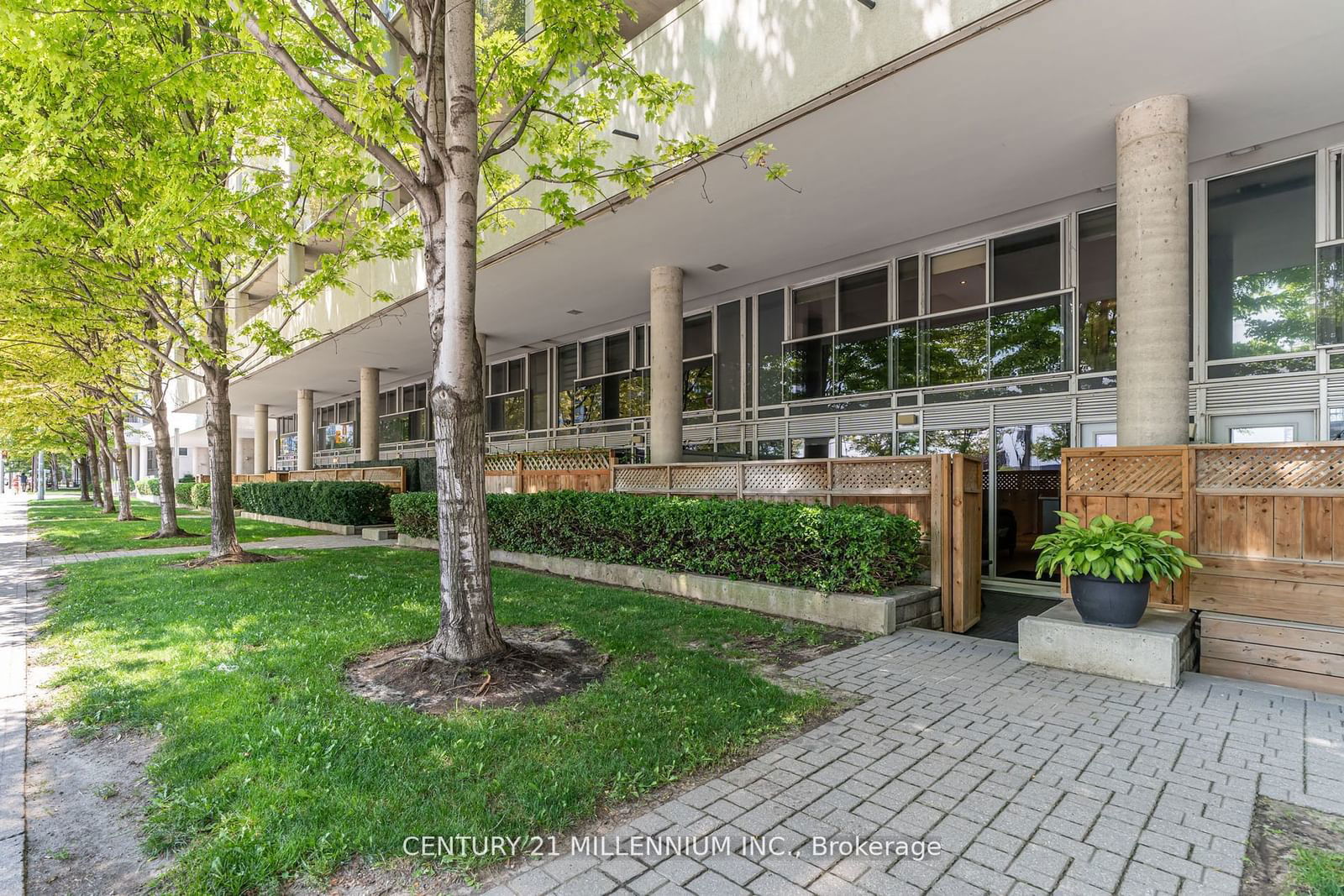 1040 The Queensway, unit 111 for sale