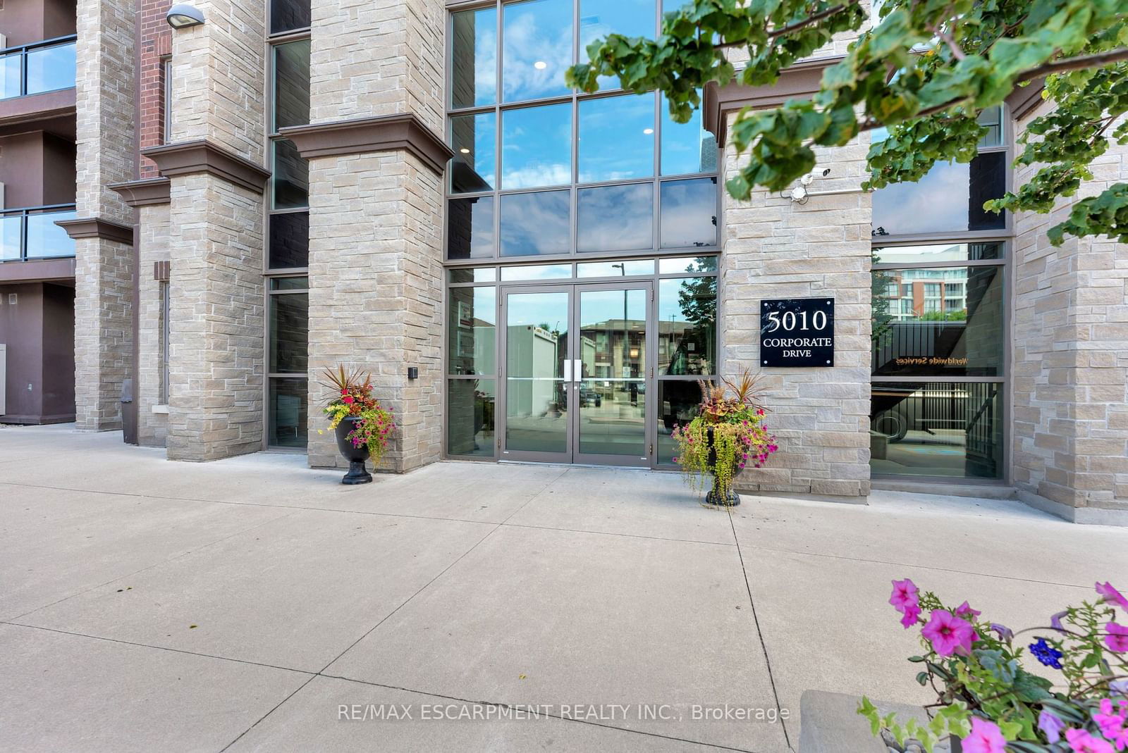 5010 Corporate Dr, unit 418 for sale