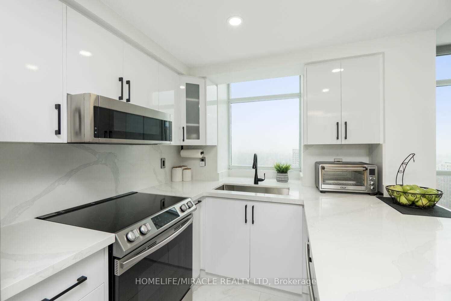 9 George St N, unit 2105 for rent - image #3