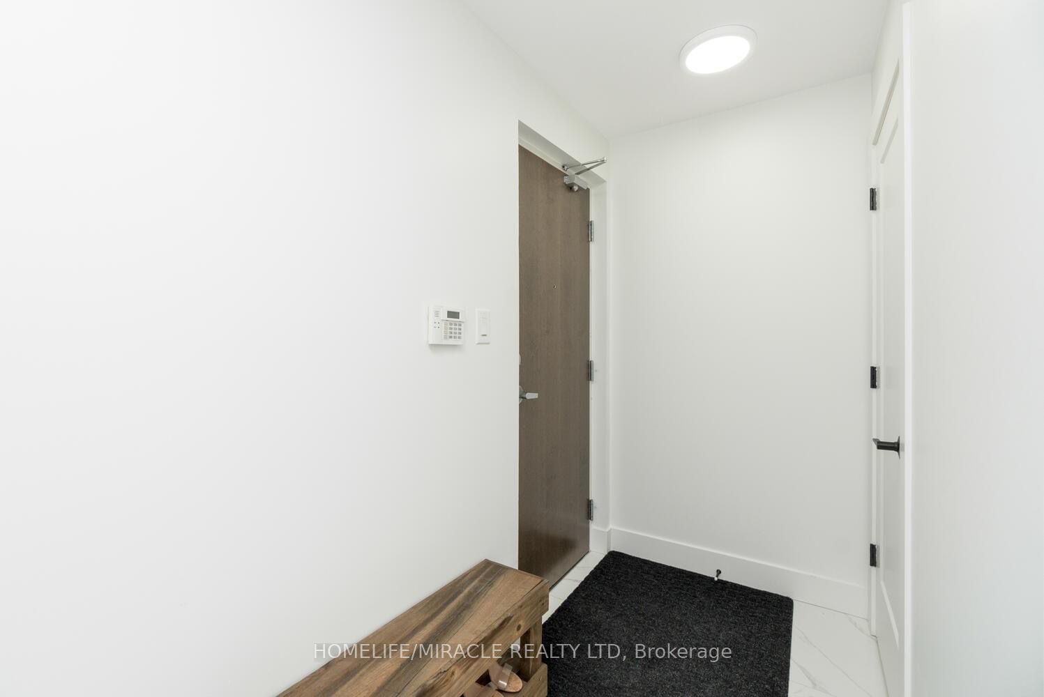 9 George St N, unit 2105 for rent - image #4