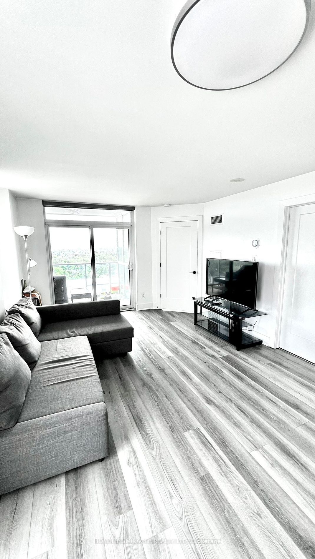 9 George St N, unit 2105 for rent - image #7