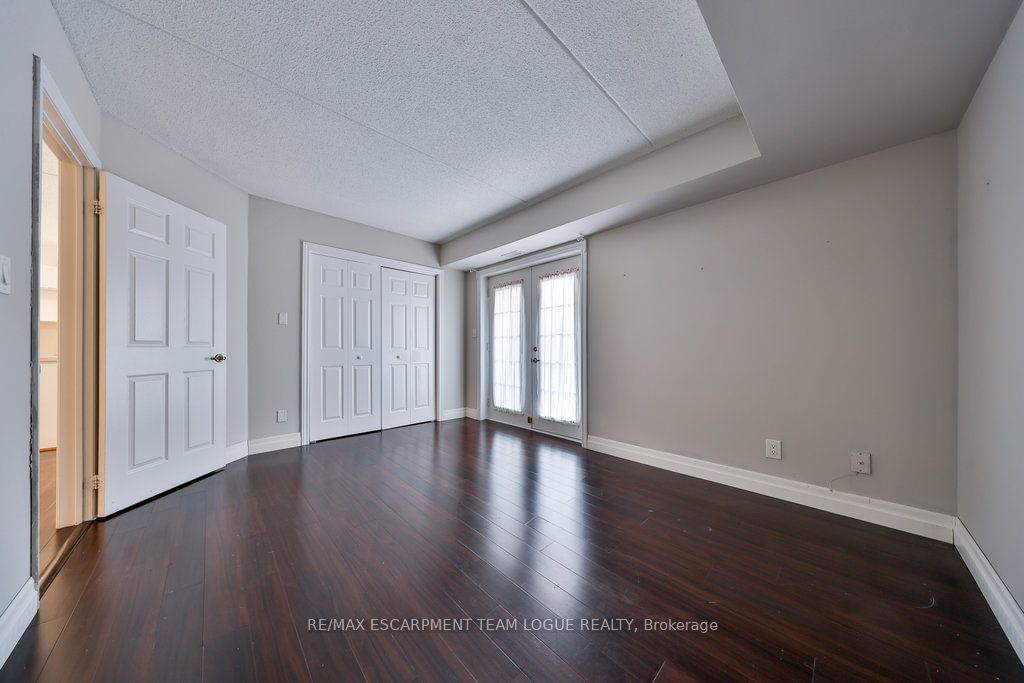 2035 Appleby Line, unit 113 for rent - image #15