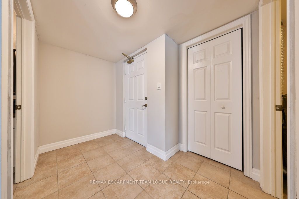 2035 Appleby Line, unit 113 for rent - image #5