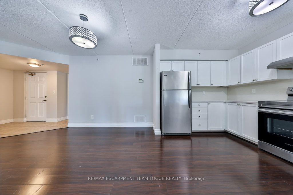 2035 Appleby Line, unit 113 for rent - image #9