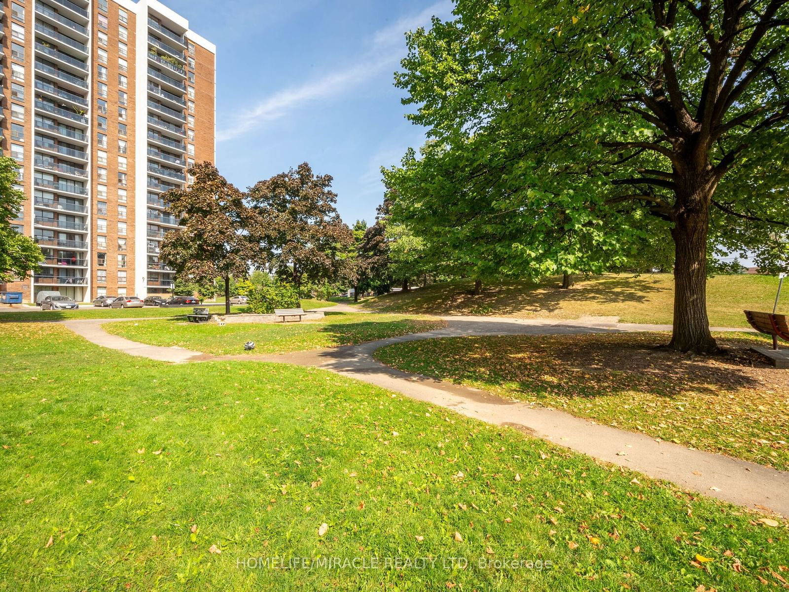 Ross Tower Condominium, Brampton, Toronto