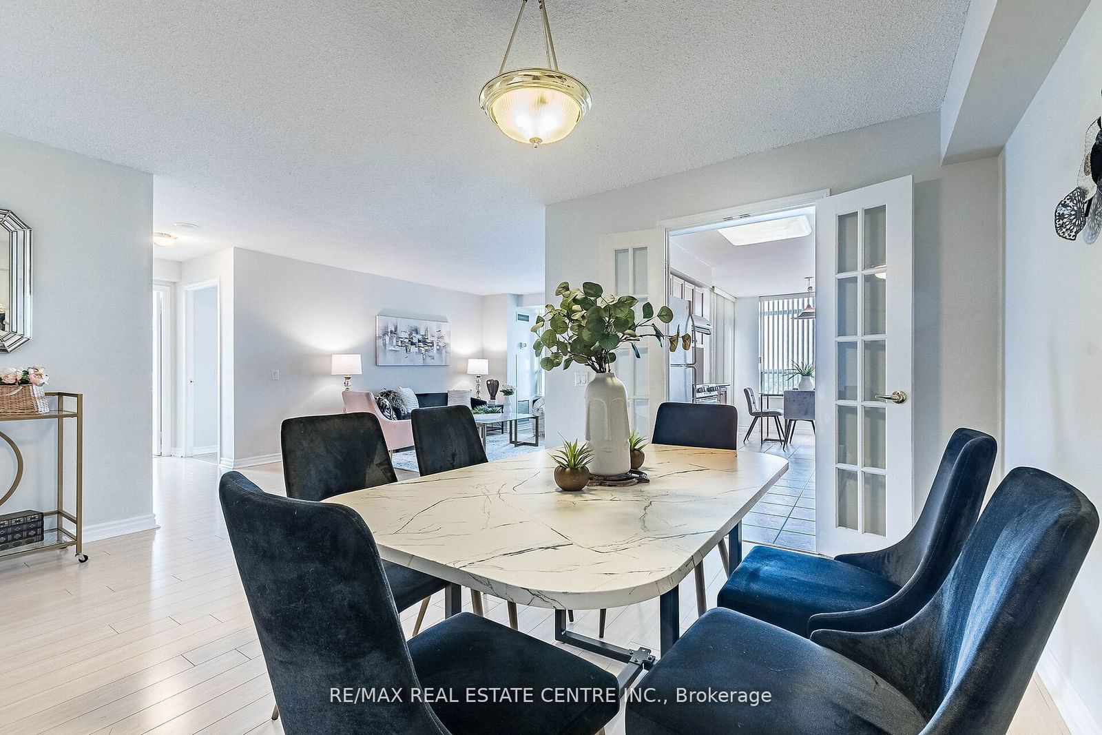 35 Kingsbridge Garden Circ W, unit 1905 for sale