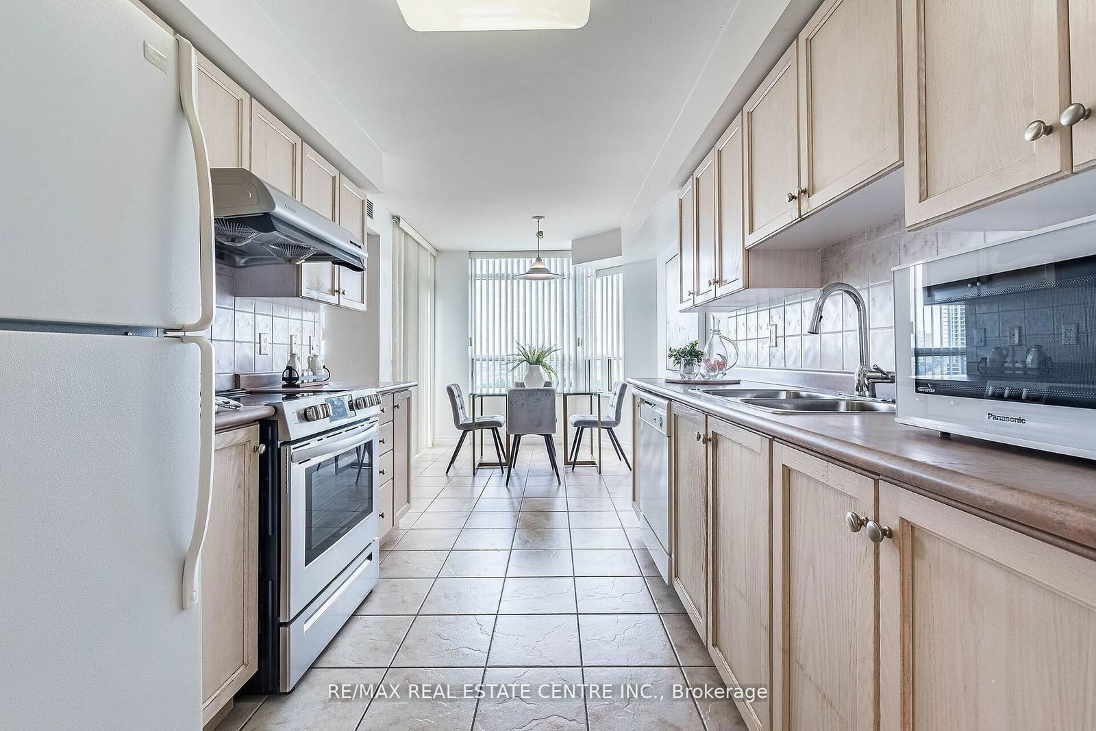 35 Kingsbridge Garden Circ W, unit 1905 for sale