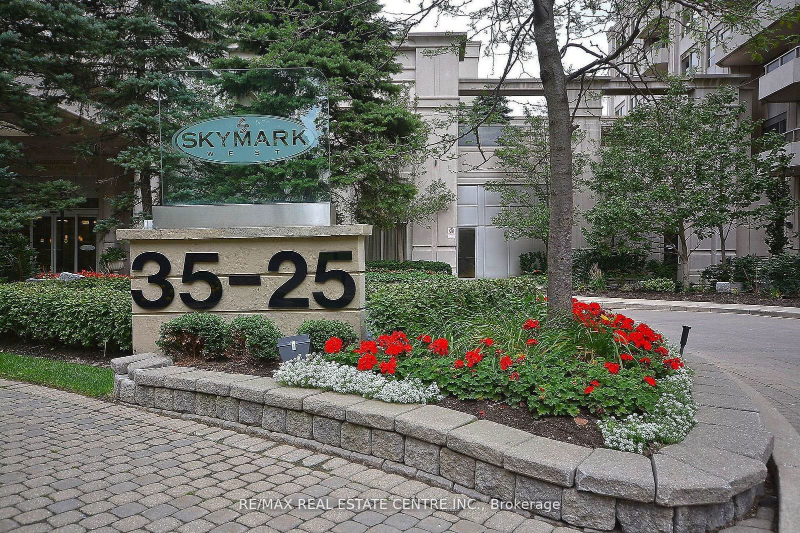 35 Kingsbridge Garden Circ W, unit 1905 for sale