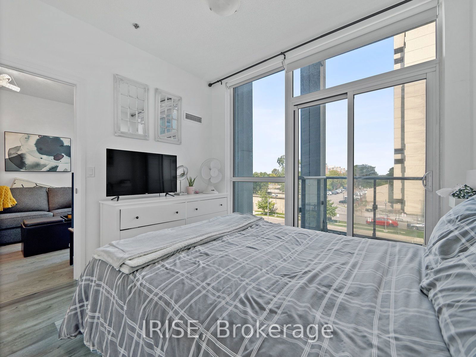 55 Speers Rd, unit 316 for rent - image #18