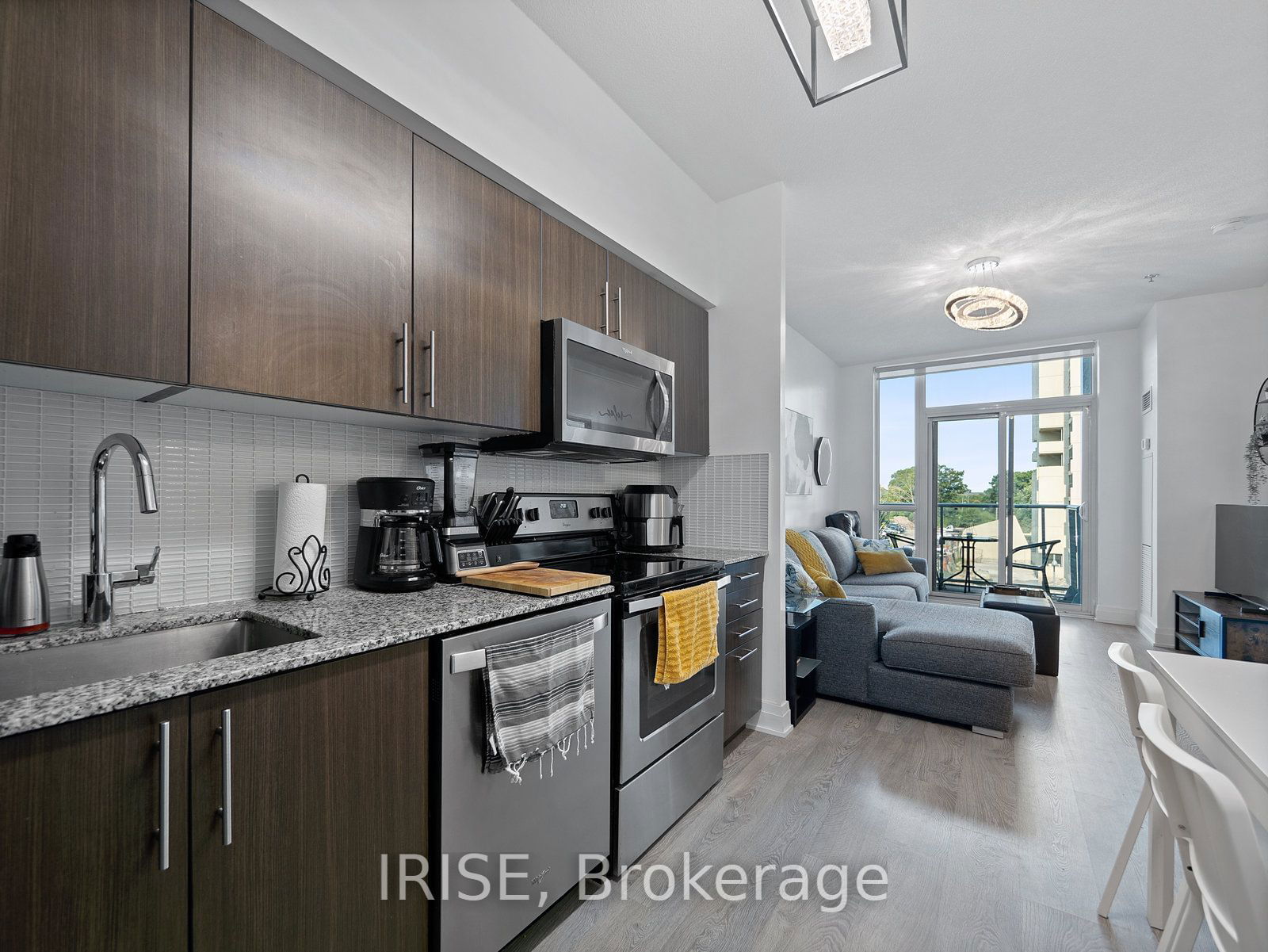 55 Speers Rd, unit 316 for rent - image #7