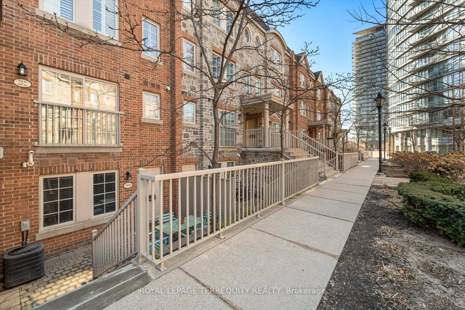 9 Windermere Ave, unit 90 for rent