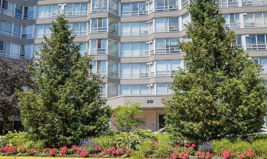 50 Kingsbridge Garden Circ, unit 407 for rent